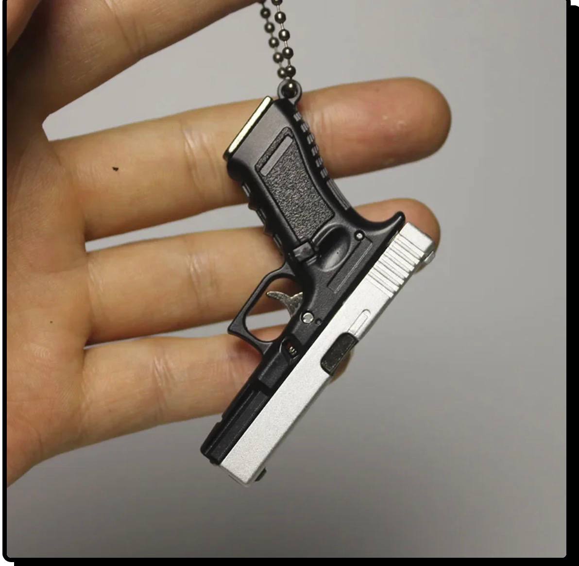 G17 KEYCHAIN + HOLSTER