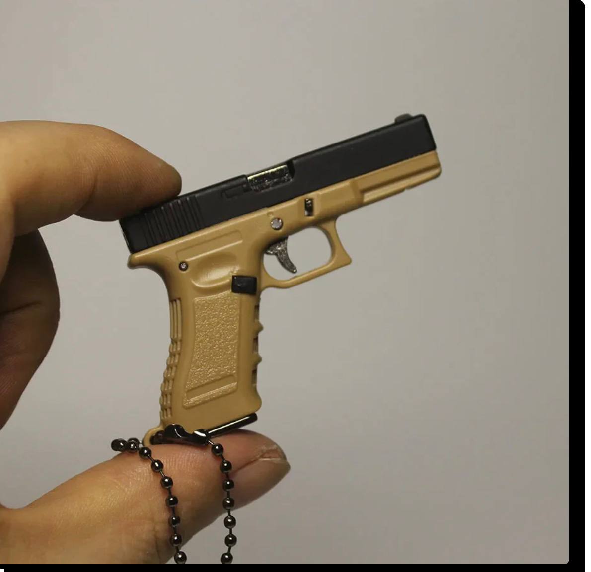 G17 KEYCHAIN + HOLSTER